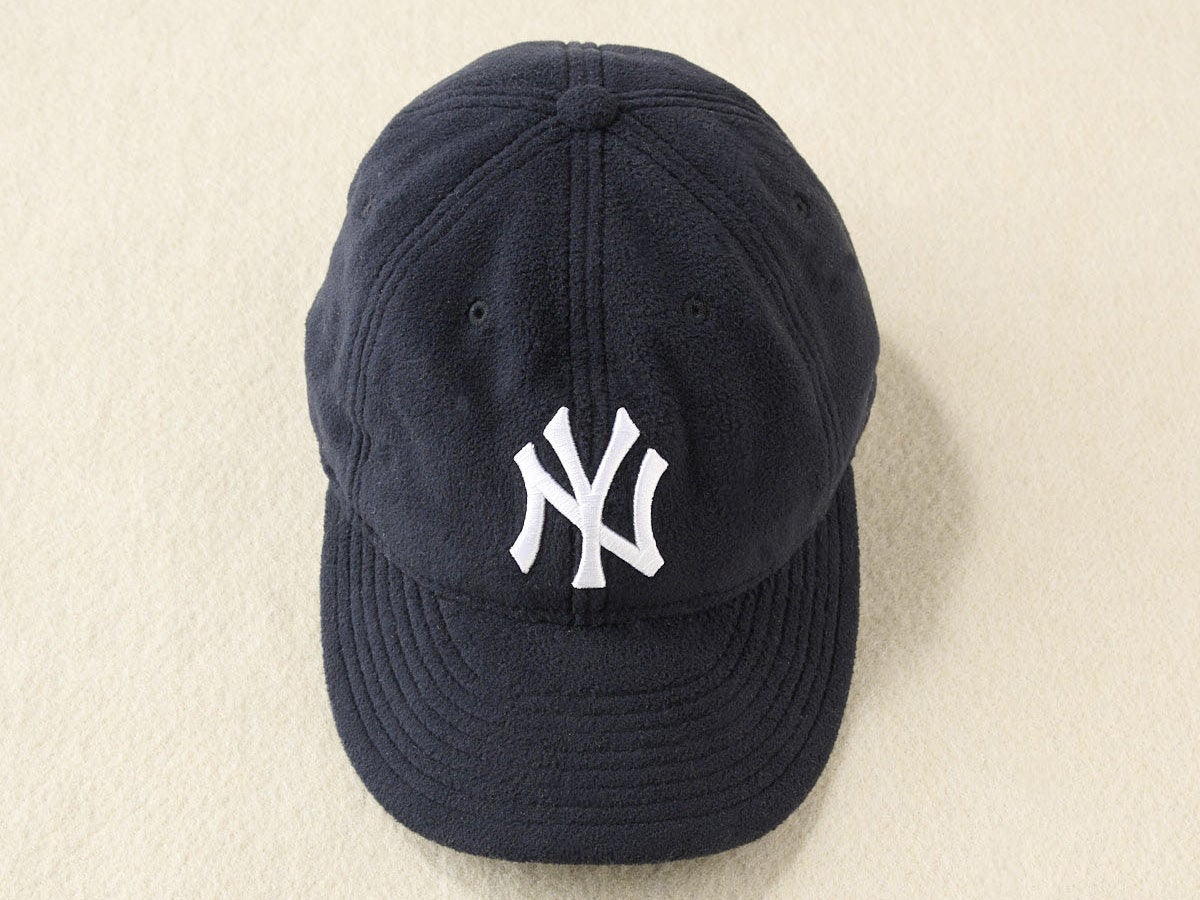 いつもと様子が違う「ニューエラ」のニューヨーク・ヤンキース キャップがかわいい。New Era®のキャップ／【暖品小物2026】