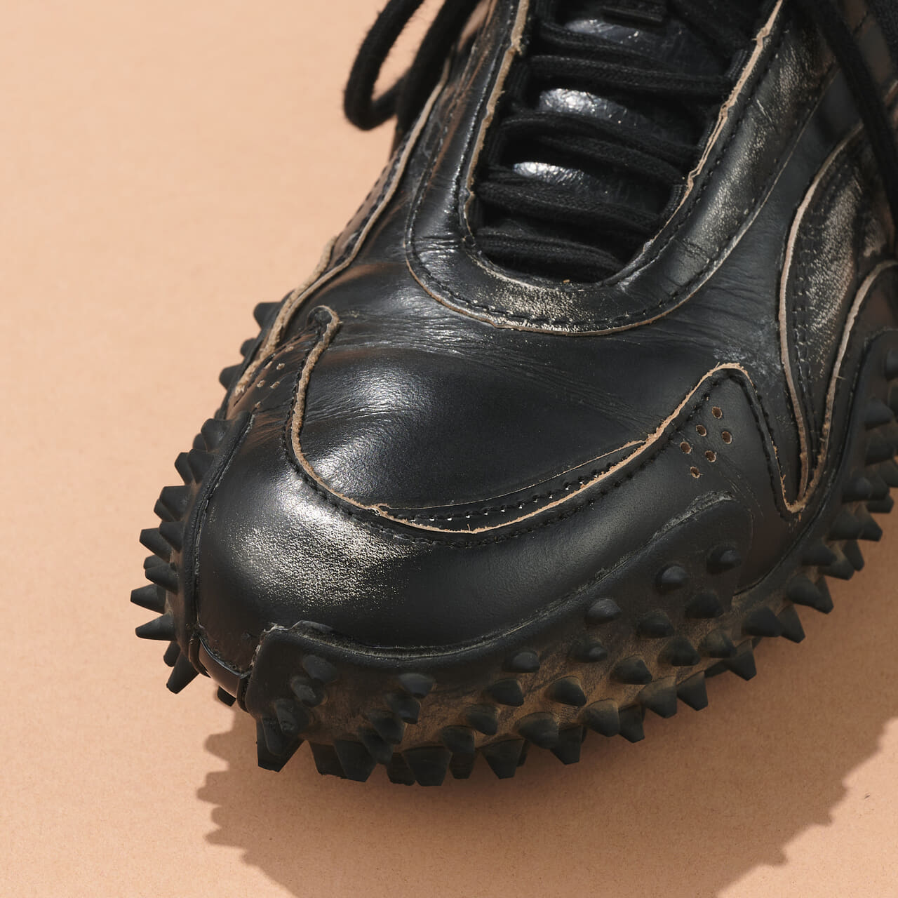 GAADID ANONIEM、PUMA、モストロXC、つま先部分