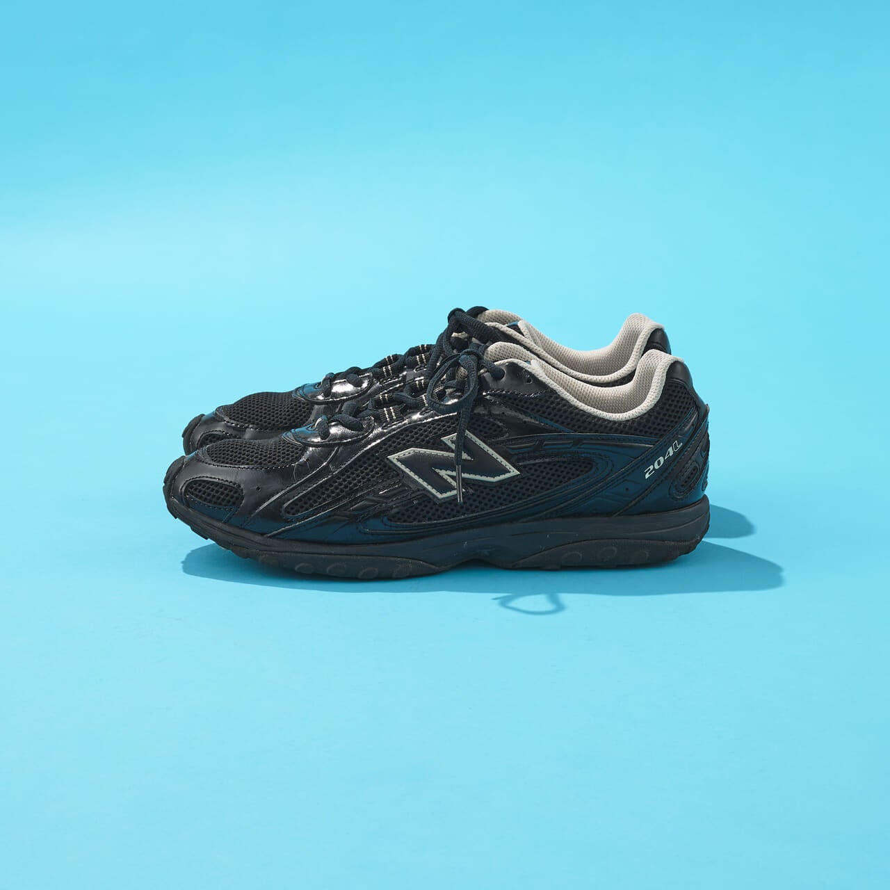 エディターが買ってよかったNew Balanceの愛用スニーカー204Lのサイド