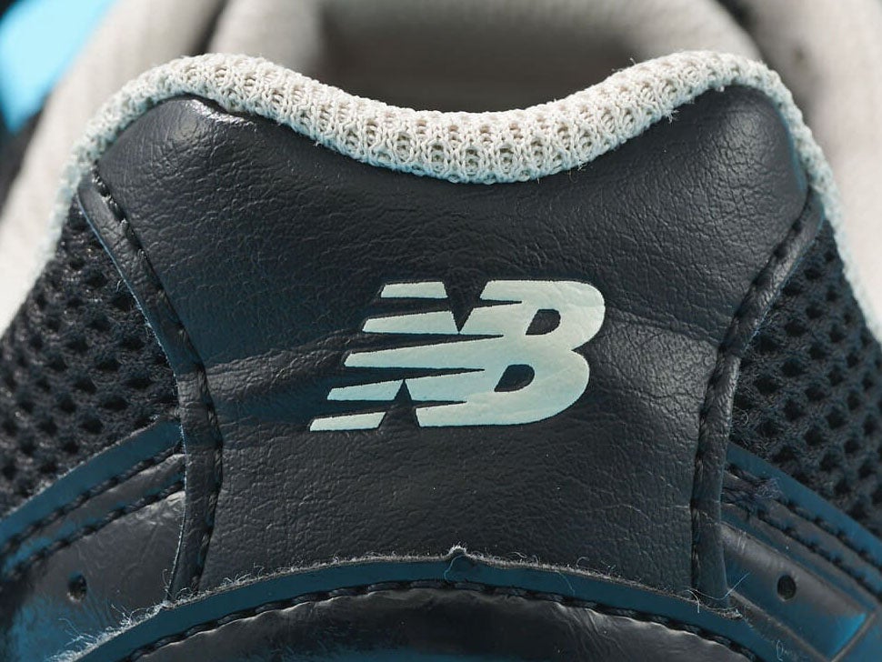 [Gallery]ハイブランドとのコラボのような「ニューバランス」を１万円ちょいで。即完売の新型「204L」オールブラックについて。[編集者の愛用私物 #315]