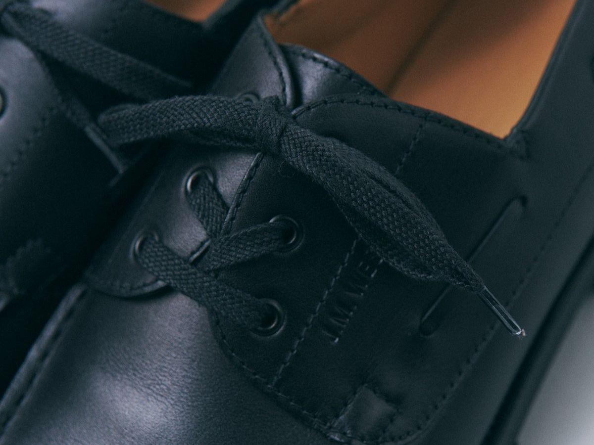 冬はエディターたちも「黒革靴」だ。エルメス、ジェイエムウエストン