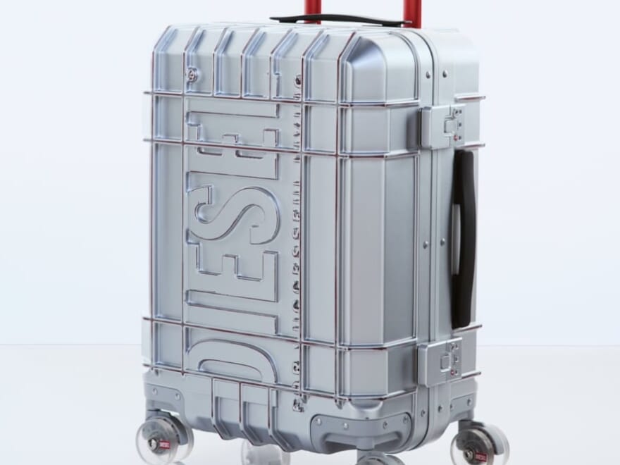 「ディーゼル」からラゲージコレクションが登場！旅を大胆に楽しめるスーツケース&バッグ全19種を一挙大公開！