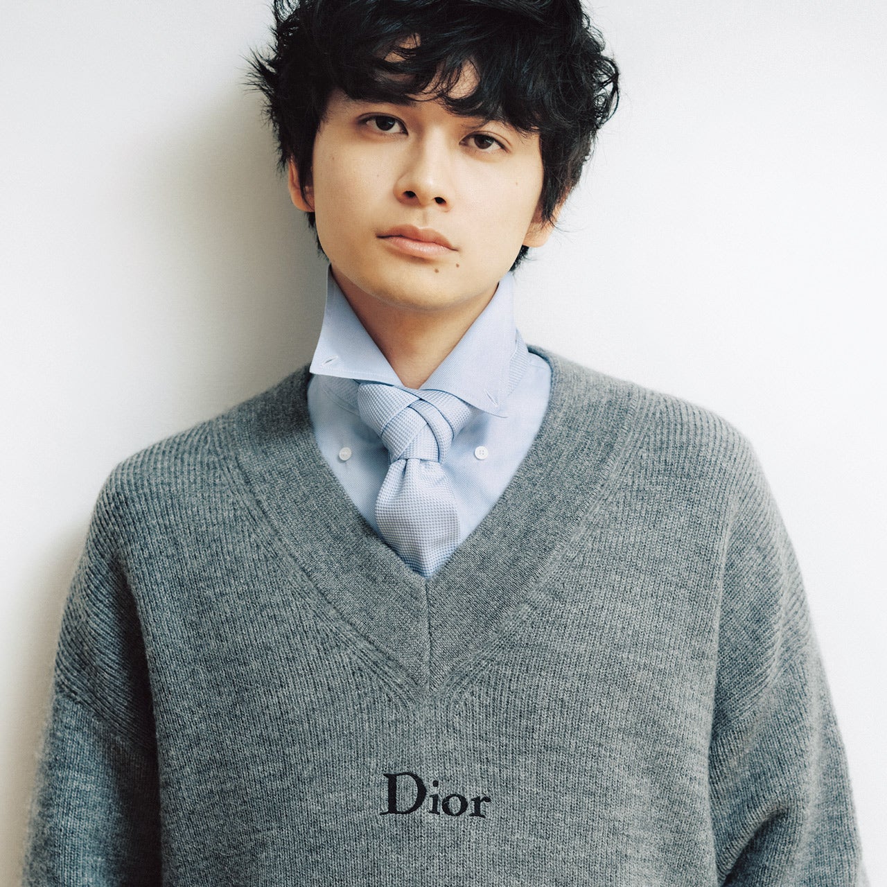 世界が注目。ジョナサン・アンダーソンの新しいディオールを北村匠海が着る