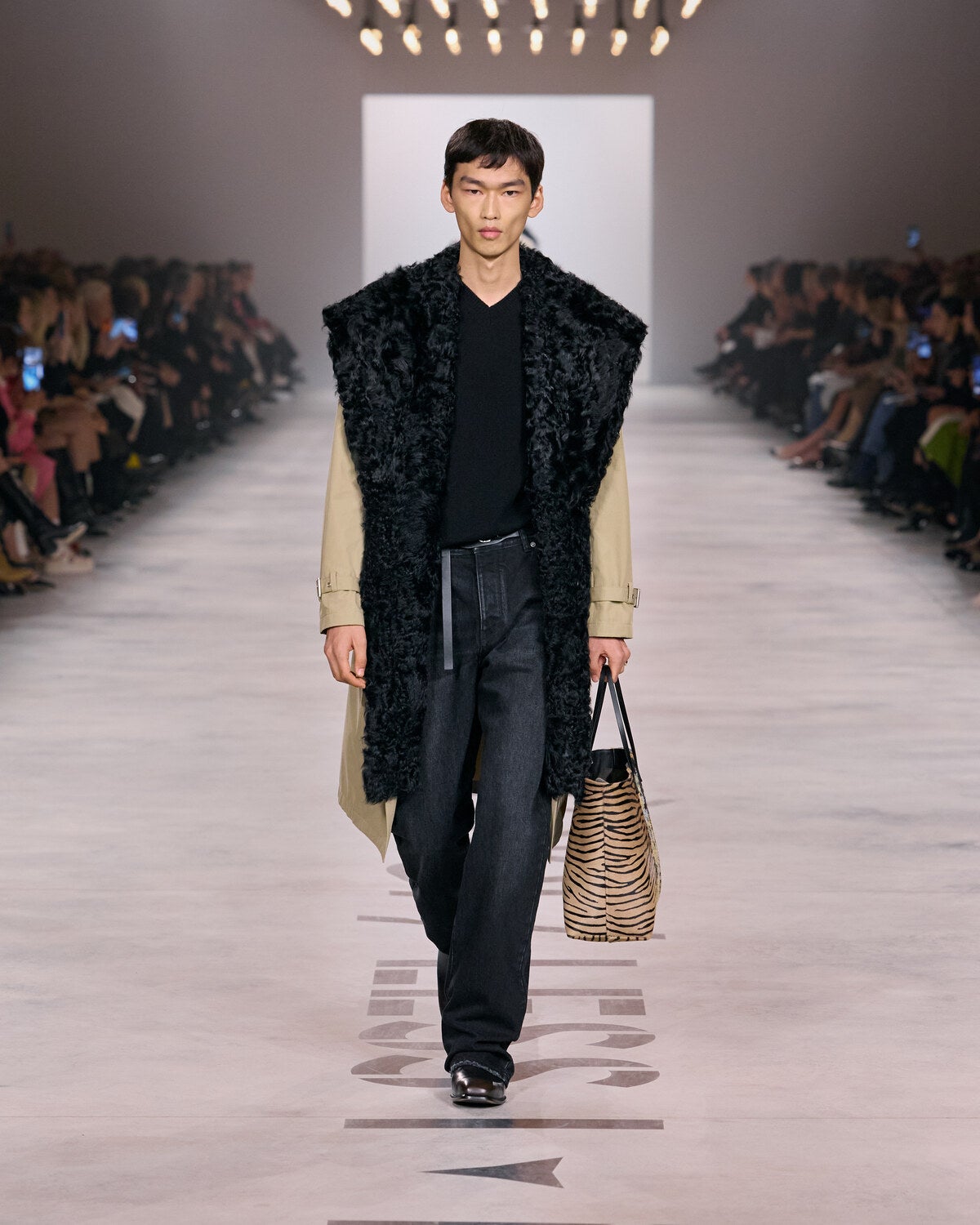 「フェンディ(FENDI)」2026‐27 年秋冬コレクション 9
