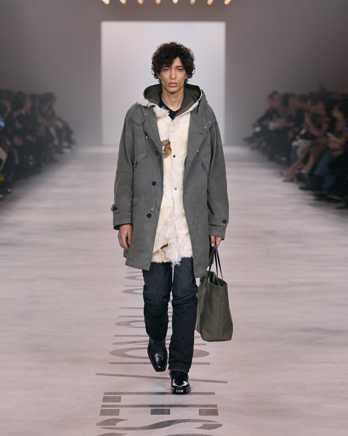 「フェンディ(FENDI)」2026‐27 年秋冬コレクション 6