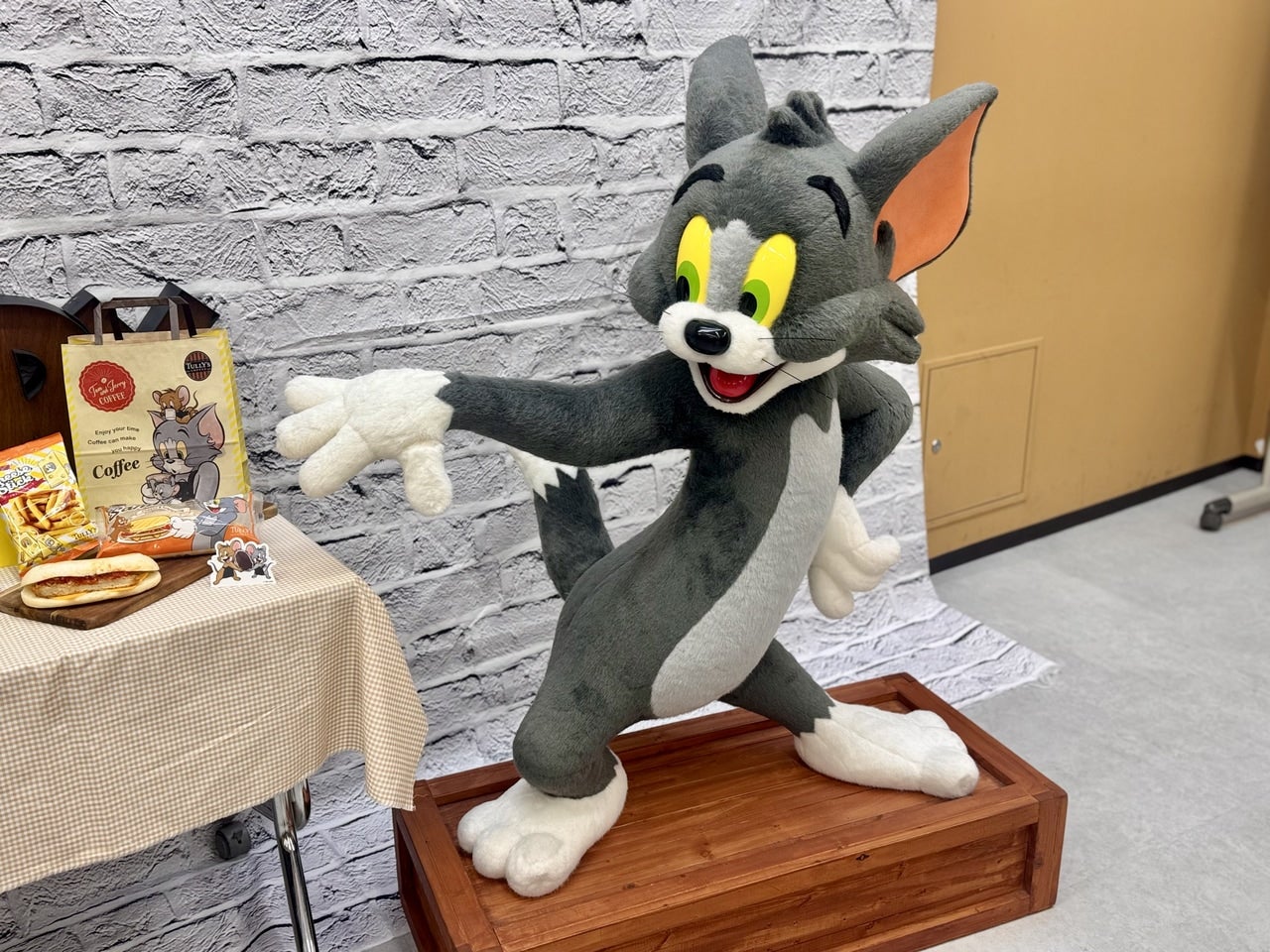 タリーズ&times;トムとジェリー、発表会時ディスプレイ