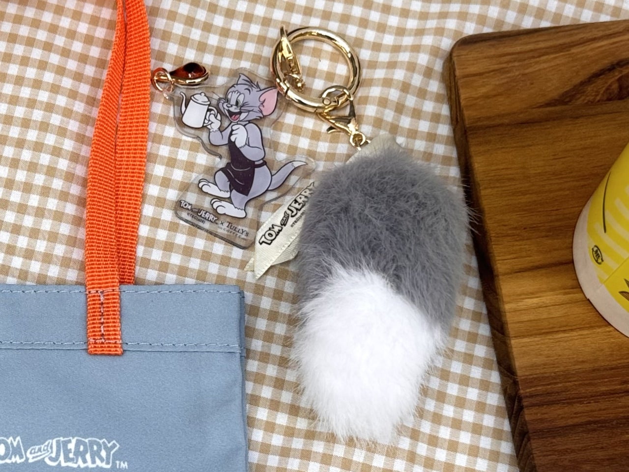 タリーズコラボドリンクグッズ「トムとジェリー アクリルチャーム（コーヒーサーブ）」