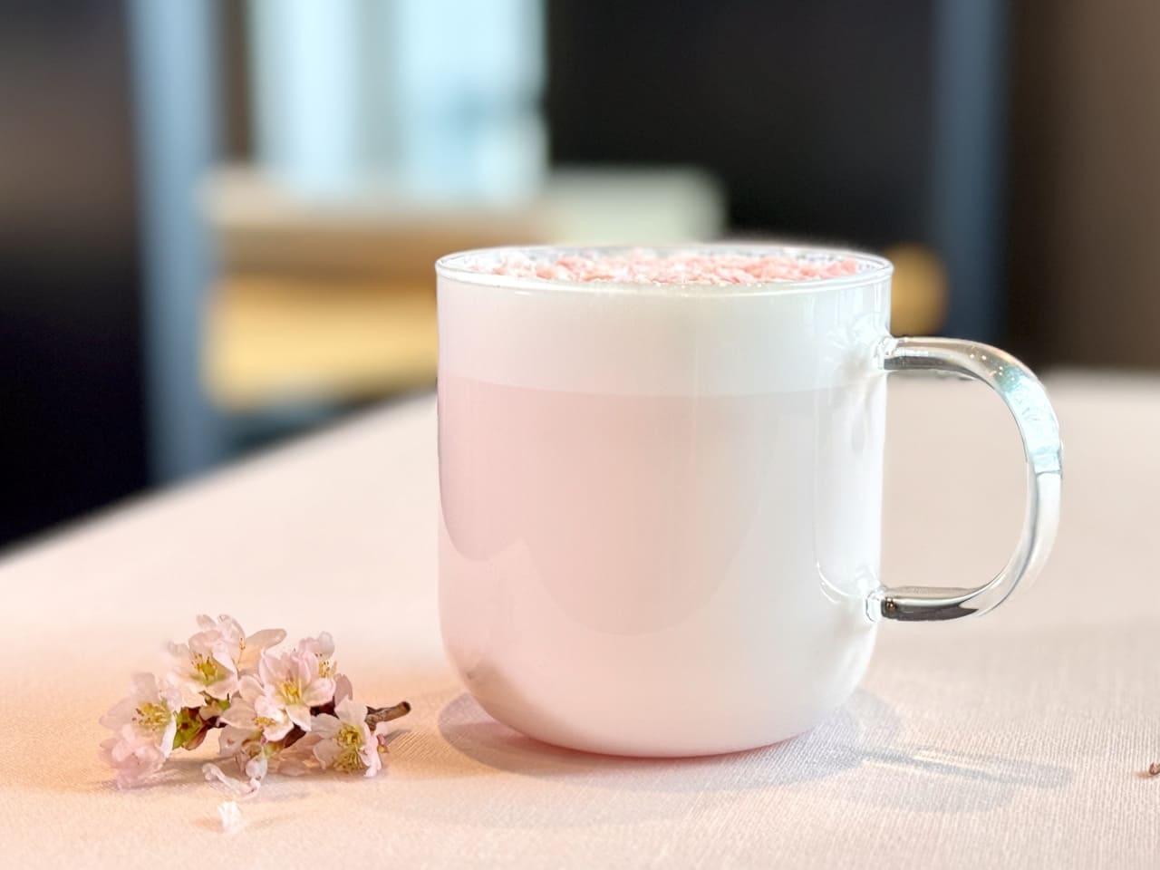 スタバSAKURA2026「桜 咲くよ ラテ」真横から