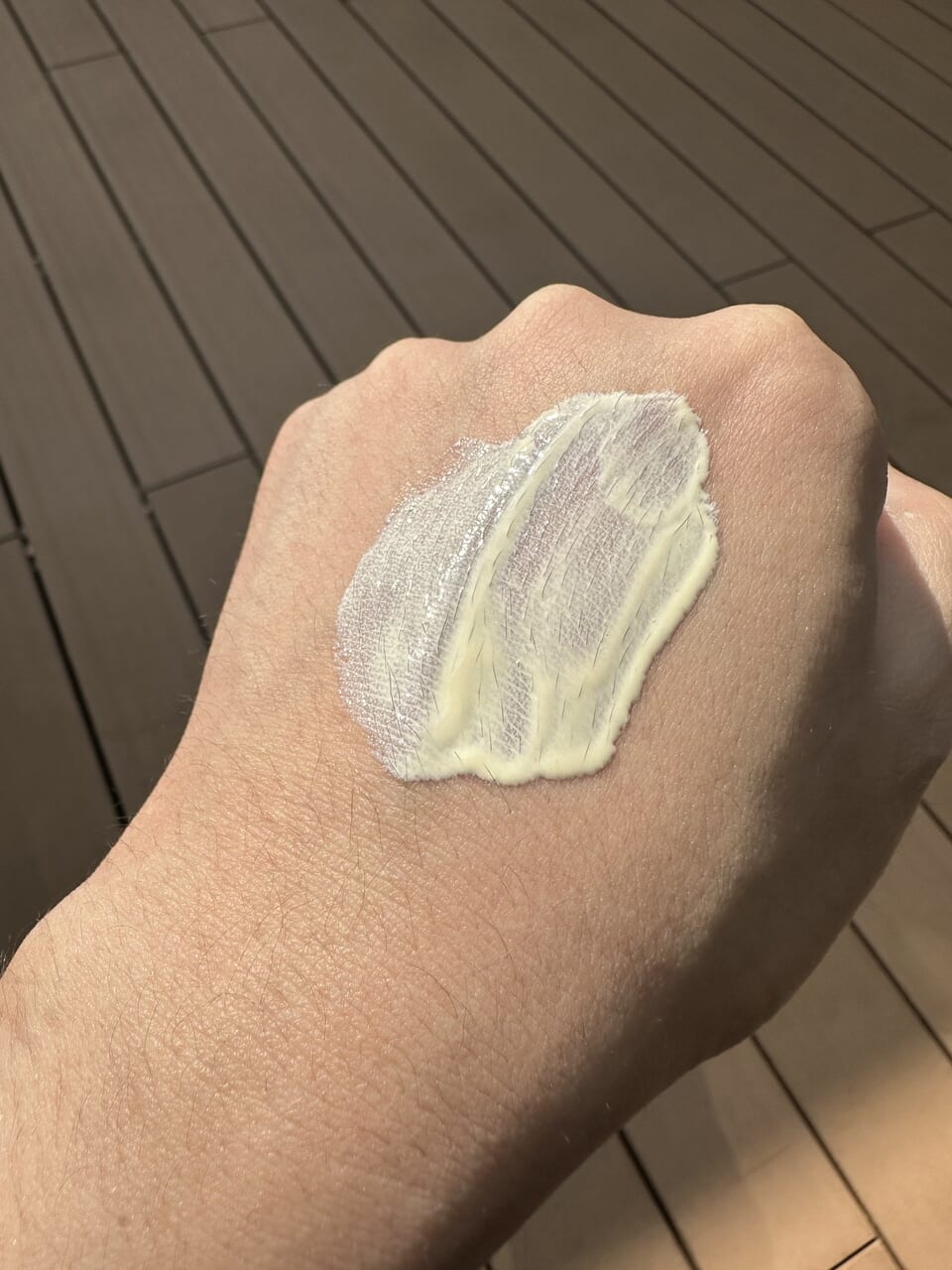 キュレル_スキンケアUVセラム　テクスチャー　伸ばした状態