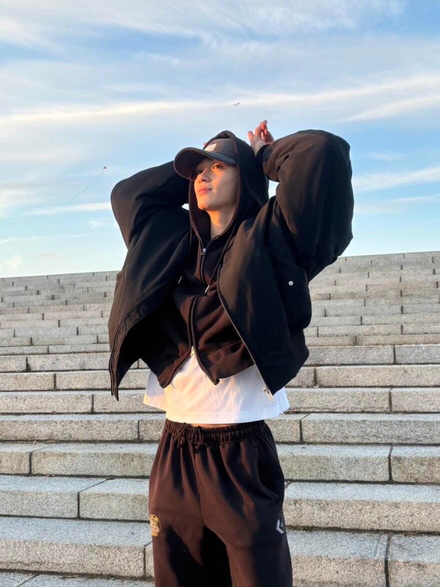 ダウンを着ているメンズノンノモデル野村康太