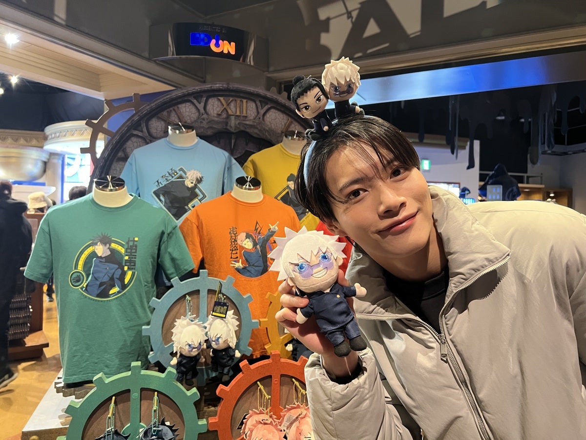 カチューシャ：&yen;3,600 ぬいぐるみキーチェーン&yen;2,900