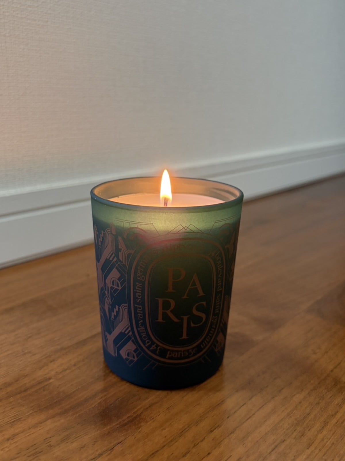 Diptyqueのシティキャンドルコレクションから出ている「Paris City Candle」