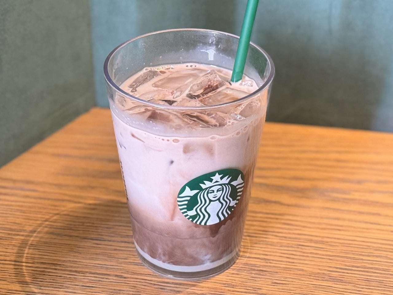 スタバ新作「スイート ミルク チョコレート」混ぜる前