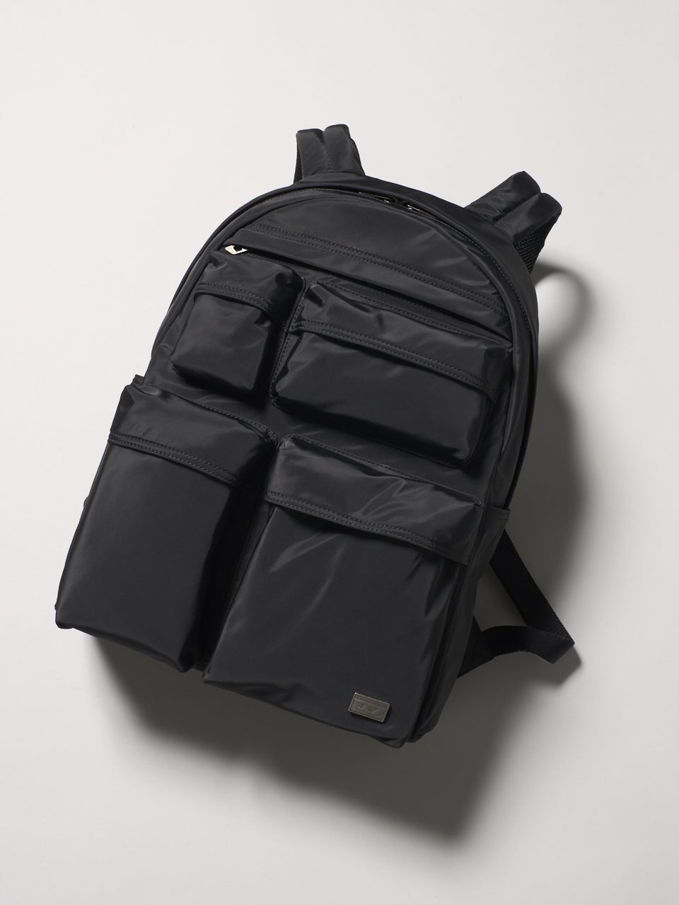 ディーゼル、黒バックパック