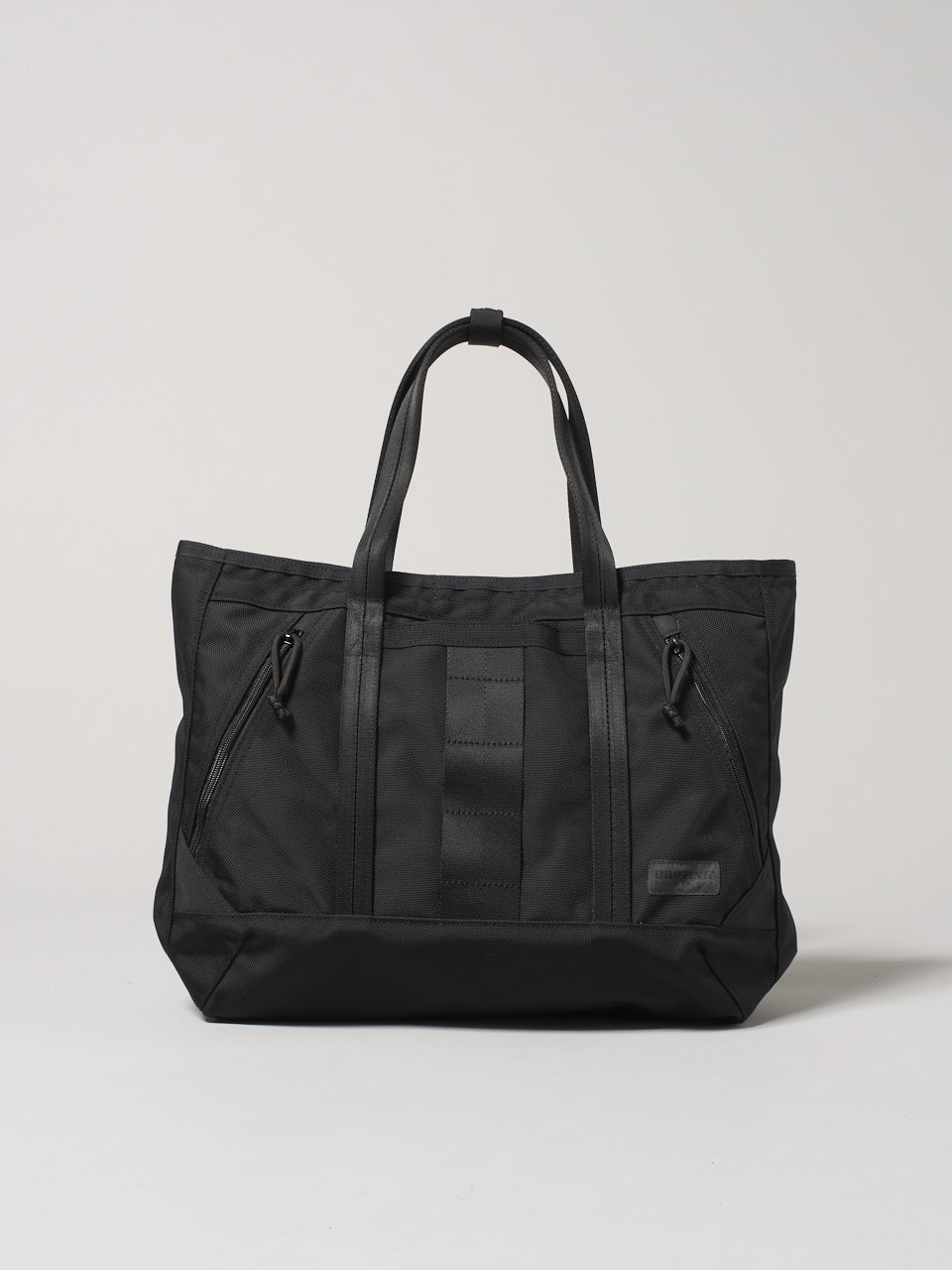 ブリーフィング、黒トートバッグ