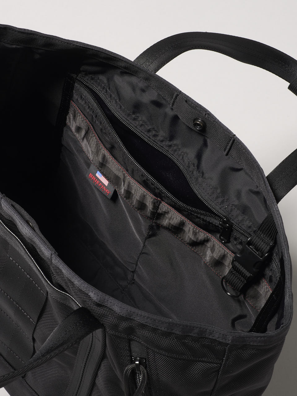 ブリーフィング、黒トートバッグ、内側