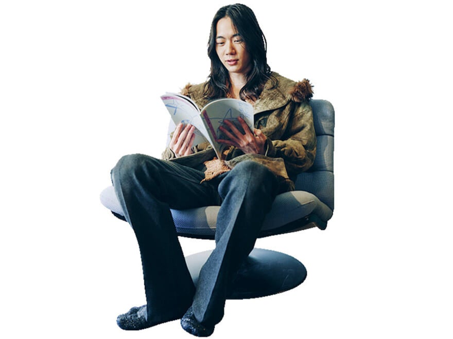 くつろぐ籠宮壮太朗