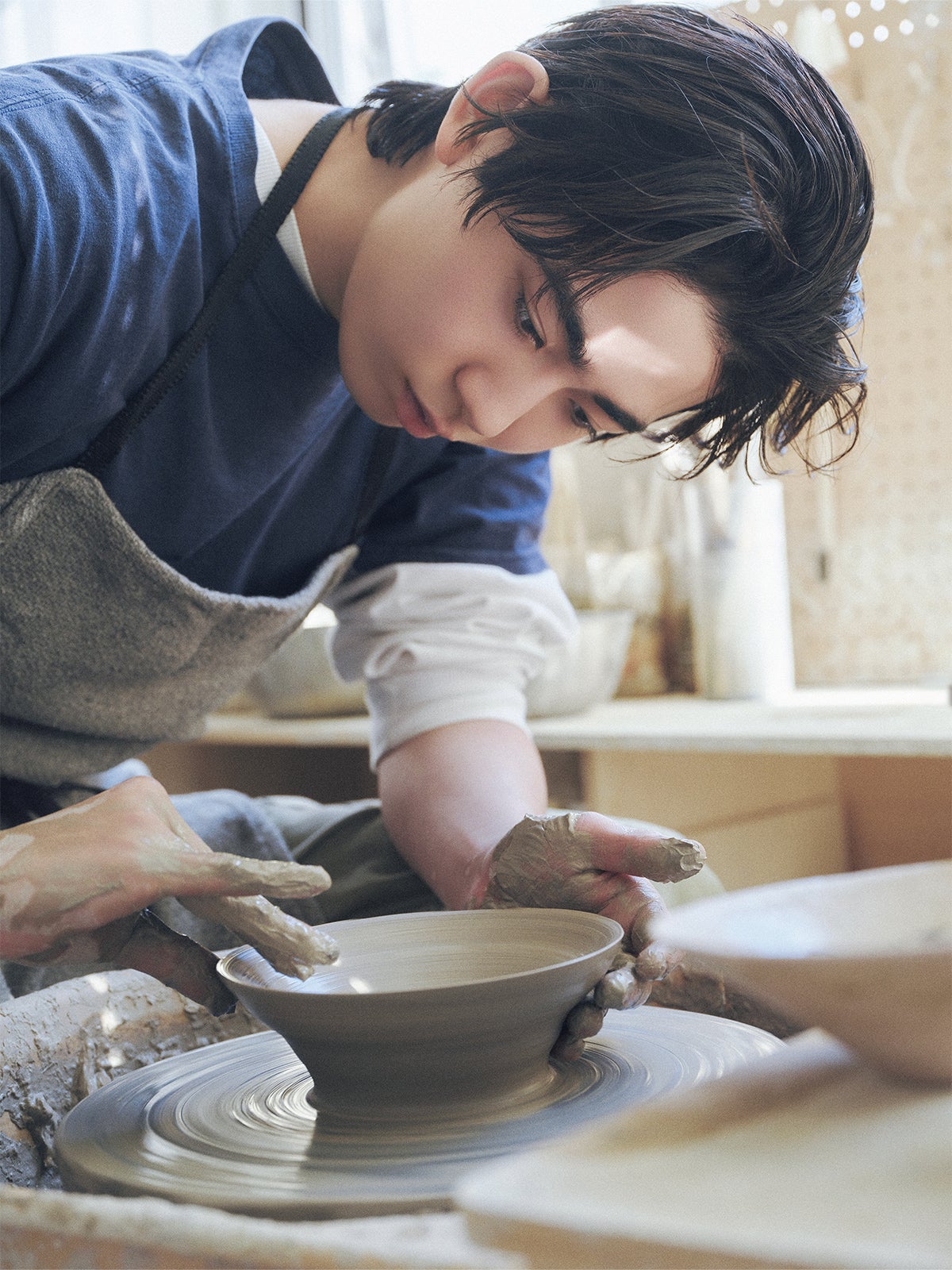 陶芸体験をする豊田裕大 1