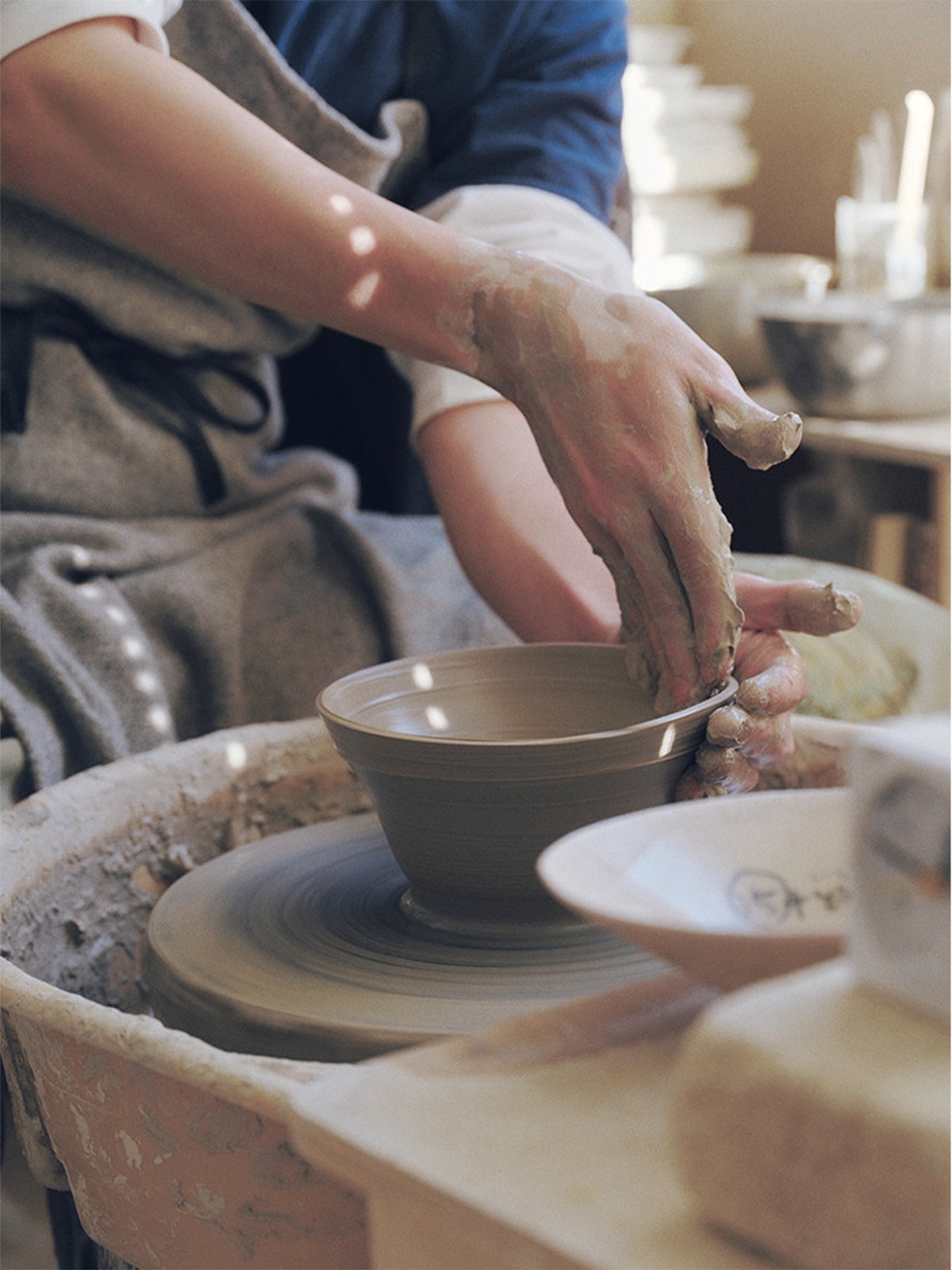 ろくろをまわす様子