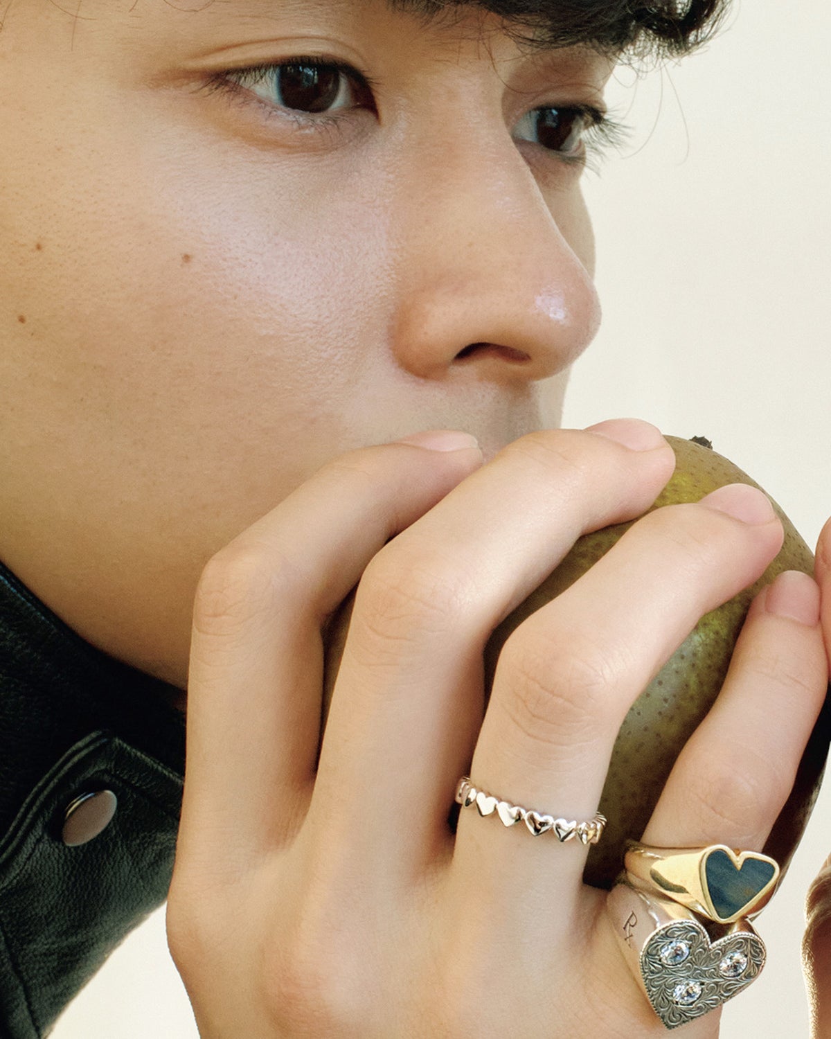 Preekのアシンメトリーリング、oeauのハートラインリング、ANTIDOTE BUYERS CLUBのエングレーブハートリング