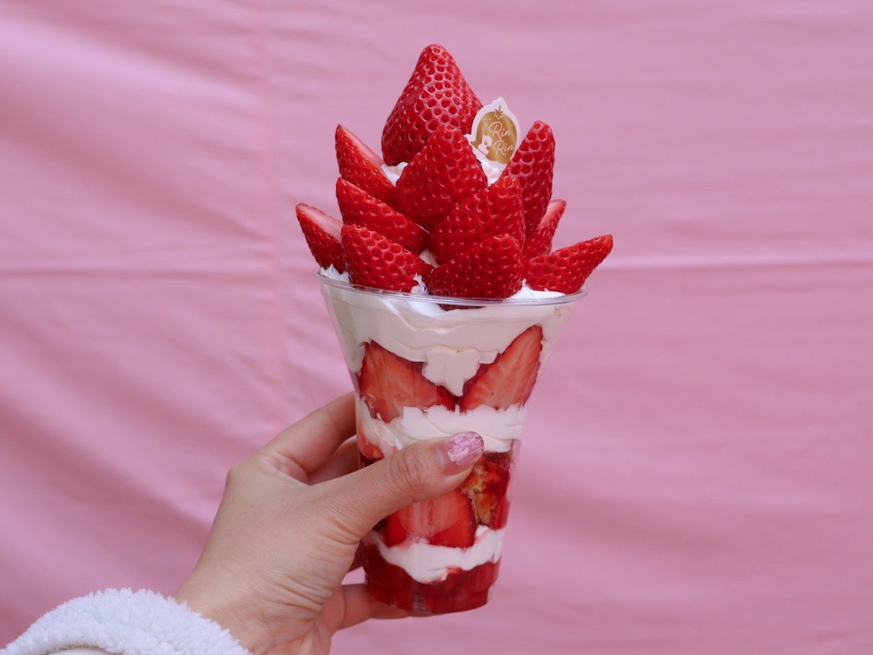 横浜赤レンガ倉庫イベント広場「Yokohama Strawberry Festival 2026」のパフェ