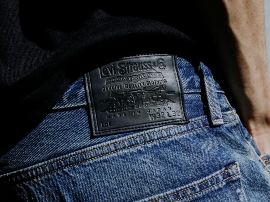 この「リーバイス®」は格が違う。「シップス」限定デニムはモダンな素材使いと洗練のシルエットがプレミアム!