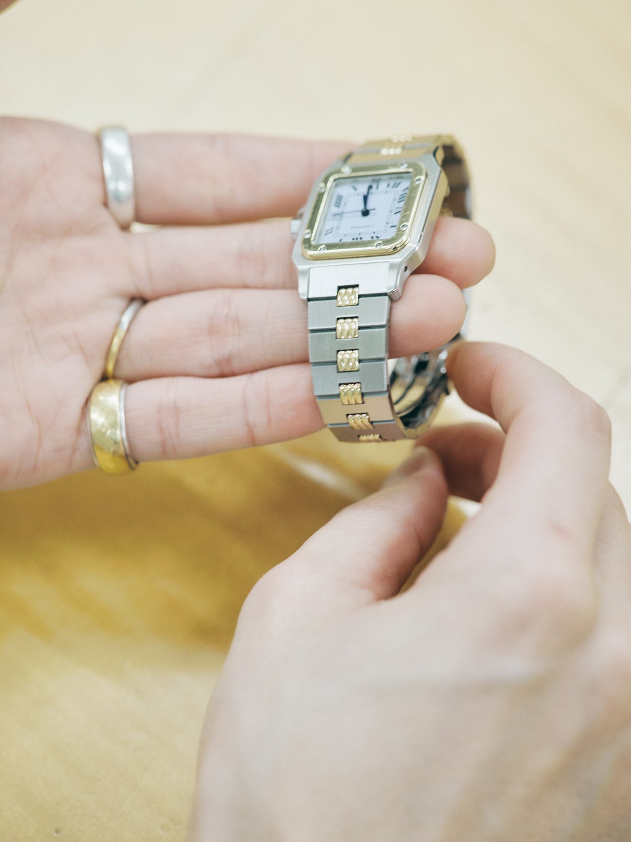 オシャレな人が買ってよかったカルティエの腕時計 2