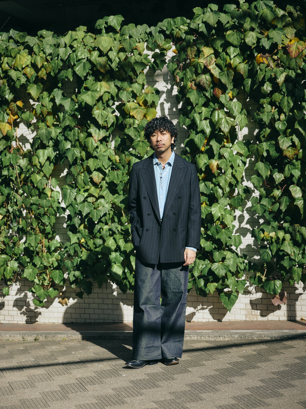 〈HARPO✕ÉDIFICE〉のネックレスの着こなし