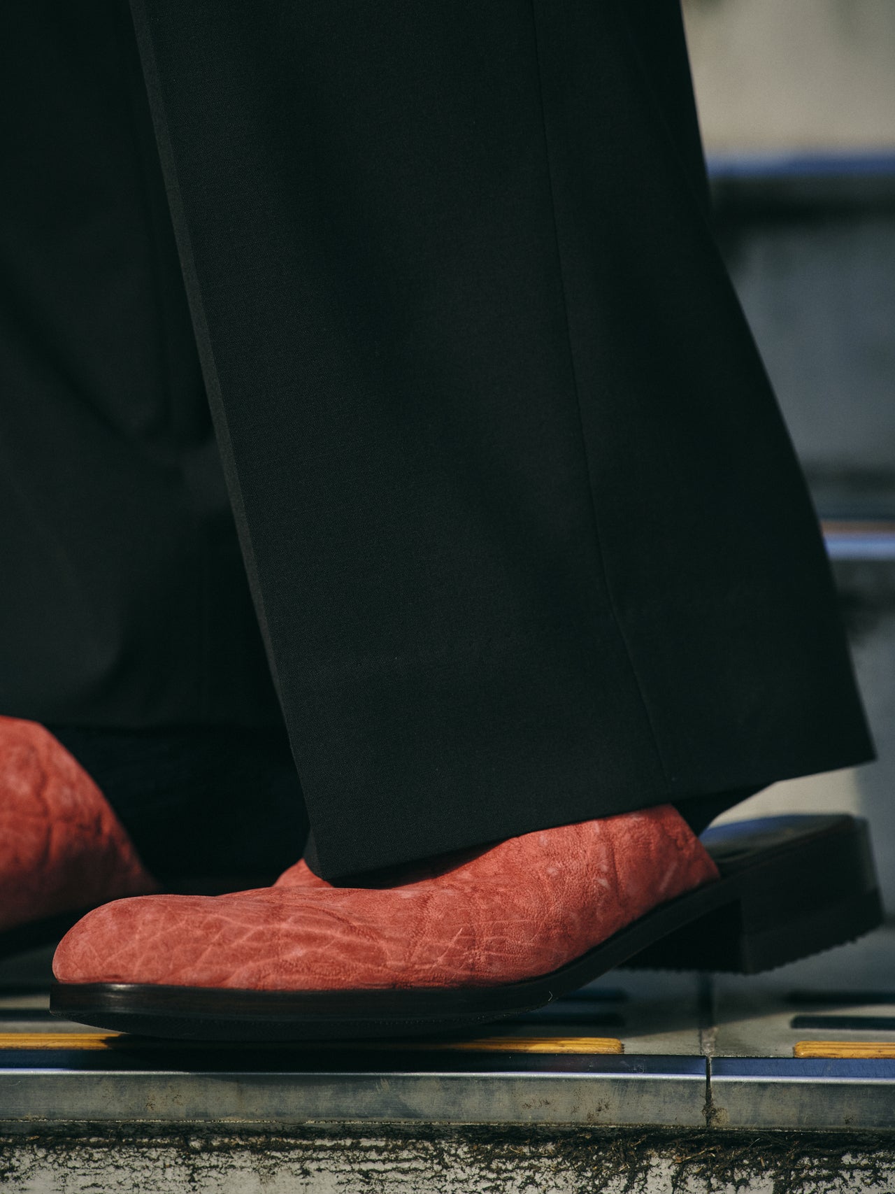 〈FYSKY〉のミュールサンダル