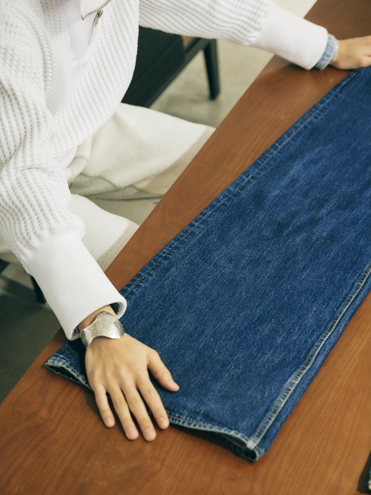 オシャレな人が買ってよかった〈erEvan〉のデニムパンツのシルエット