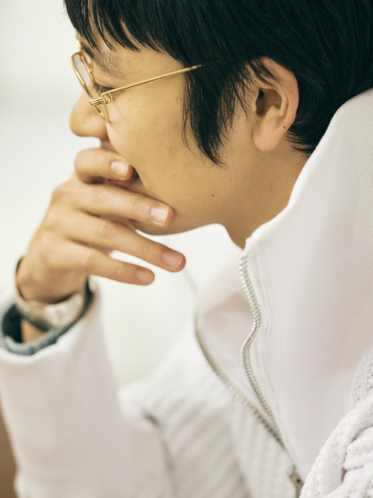 オシャレな人が買ってよかったカルのレザーシャツと西尾さん