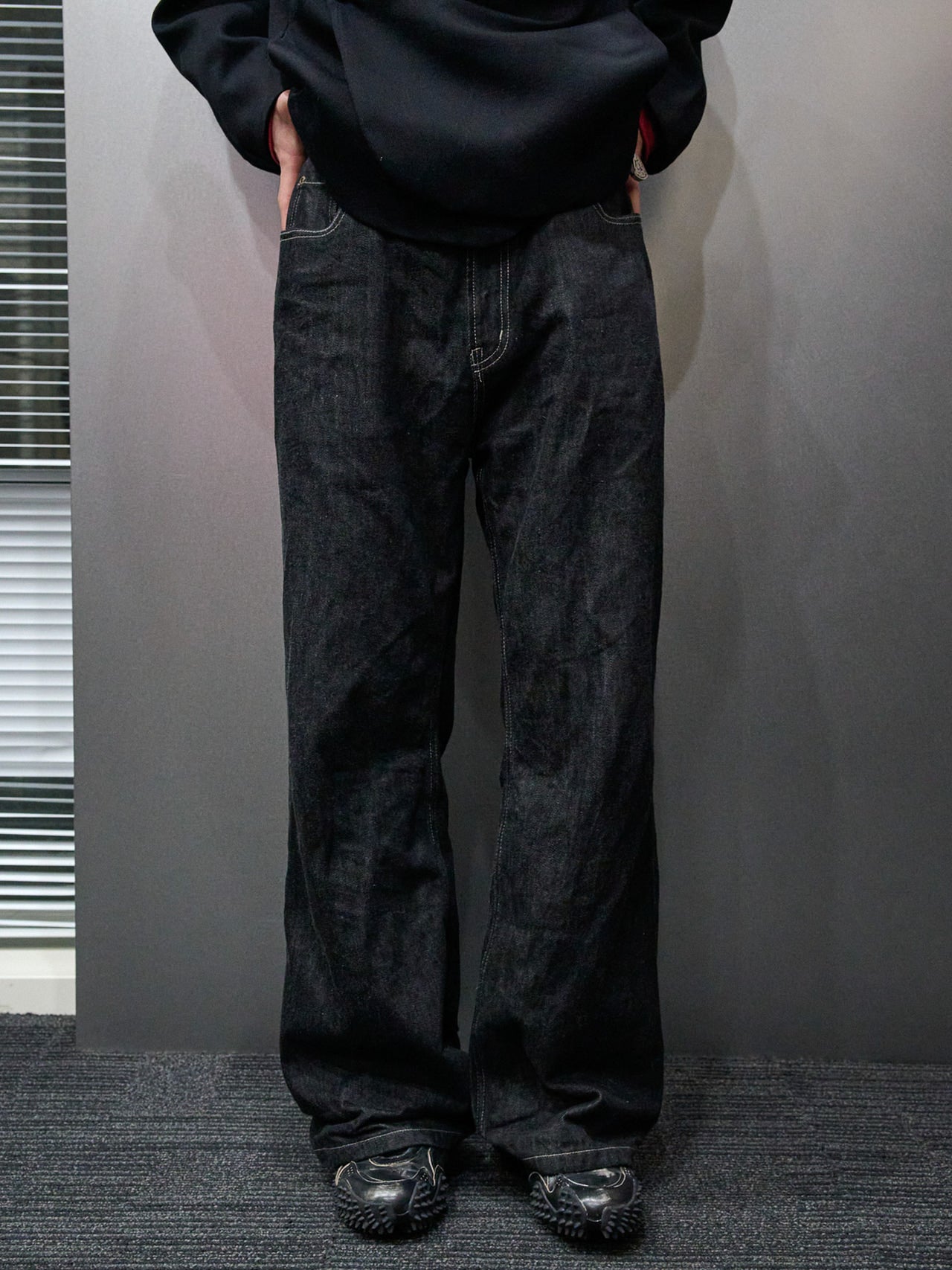 松岡光＿冬私服スナップパンツフロント