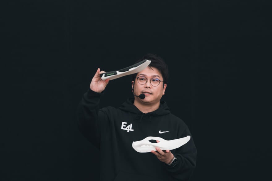 ナイキ ストラクチャー プラス　ナイキ　試着　ランニング　アウトソール