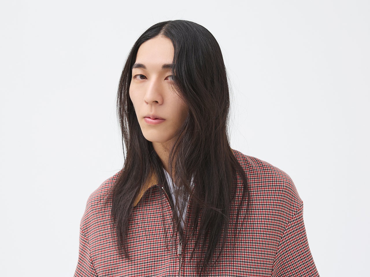 ロングヘアの新解釈は、レイヤーで紡ぐ動きと軽さと柔軟さ【東京最旬ヘアカタログ】