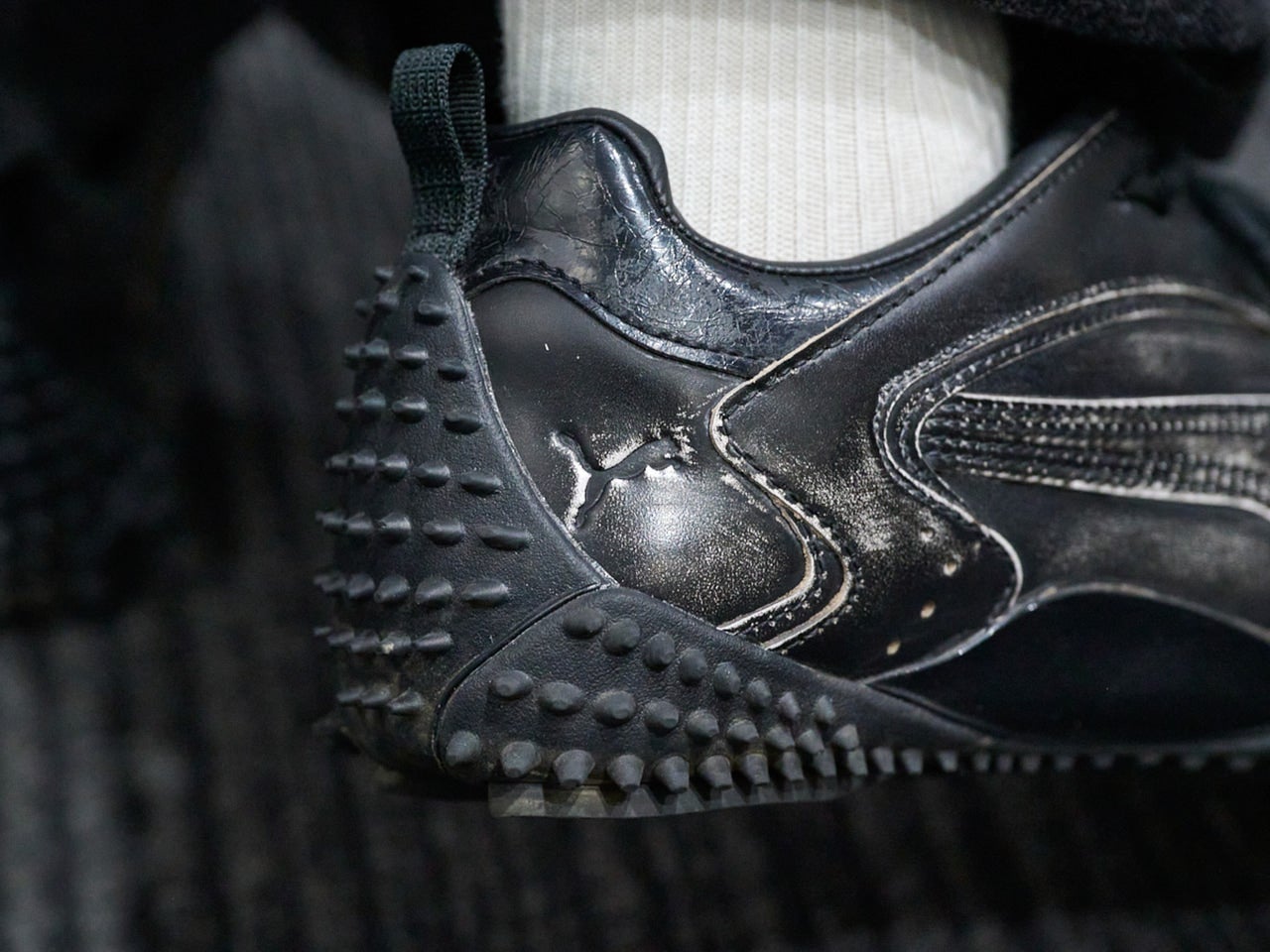 松岡光＿冬私服スニーカーサイドロゴ