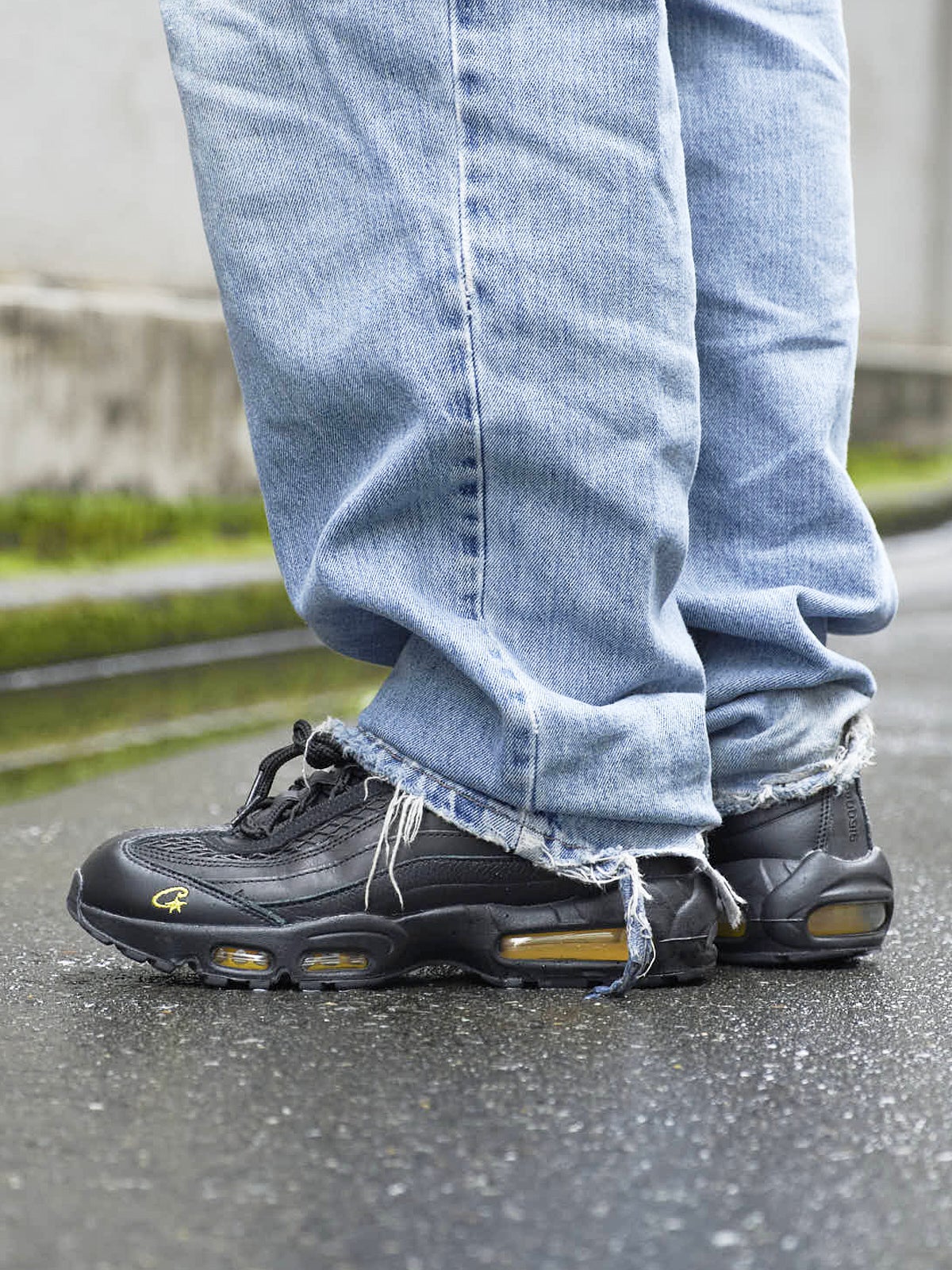 ナイキ×Corteiz コラボスニーカー サイド