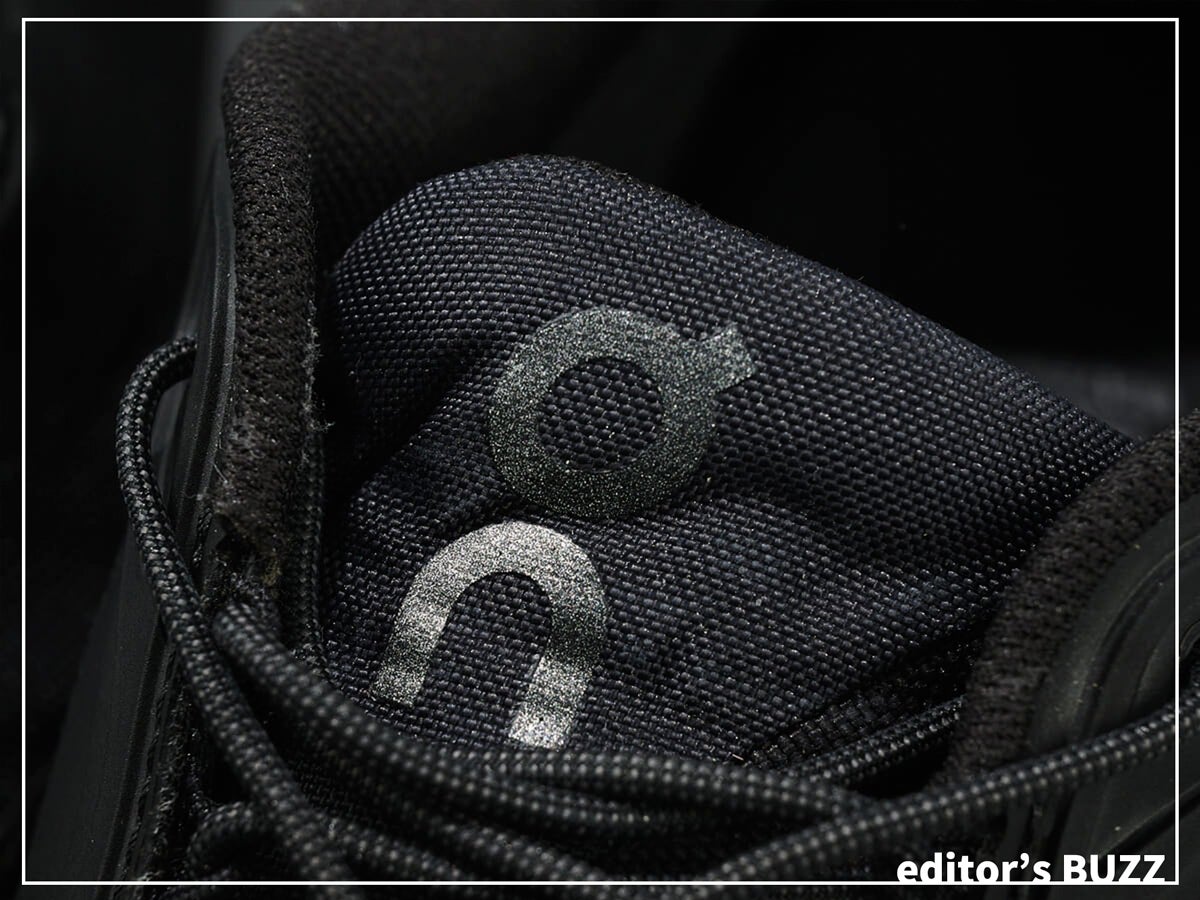 愛用「On（オン）」。みんながイイって言うから買ってみた！疲れないと噂の防水黒スニーカーはアウトドアムードが大正解。[編集者の愛用私物 #319]