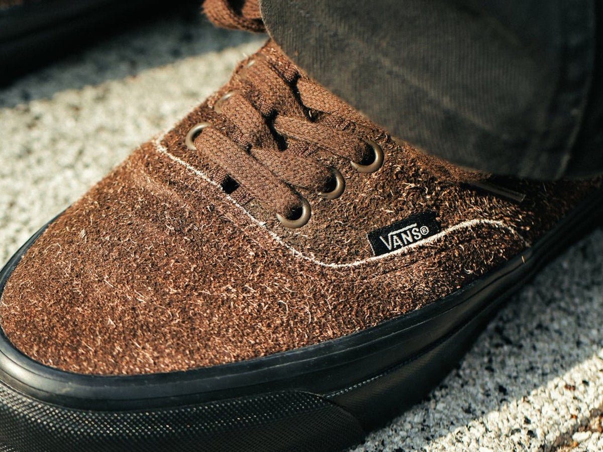 なぜ「ヴァンズ」は“オーセンティック”が人気？オシャレな５人の愛用スニーカーと正解着こなし。 [VANS]