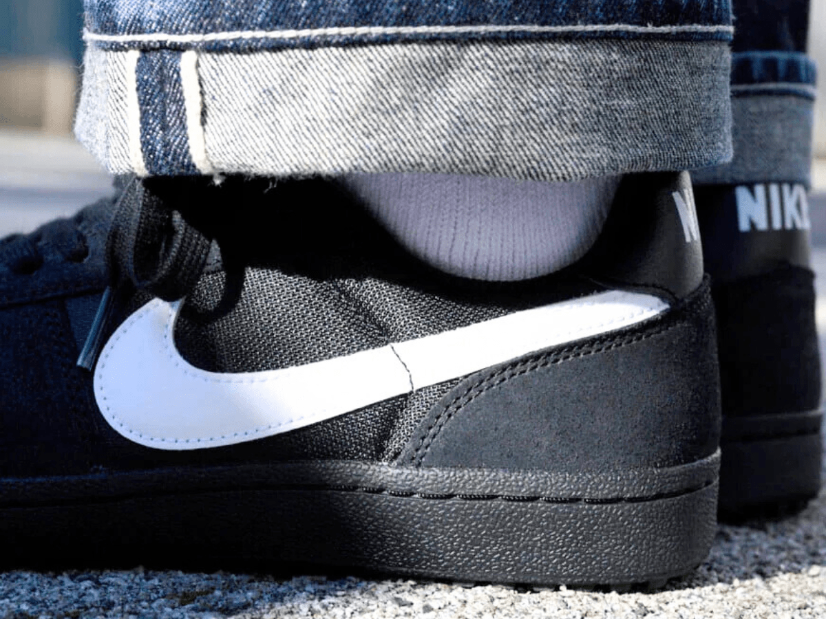 ローテク派？ハイテク派？「デニム×スニーカー」着こなし11選。ヴァンズ、ナイキ、ニューバランス...おしゃれな人の正解着こなしをまとめ。