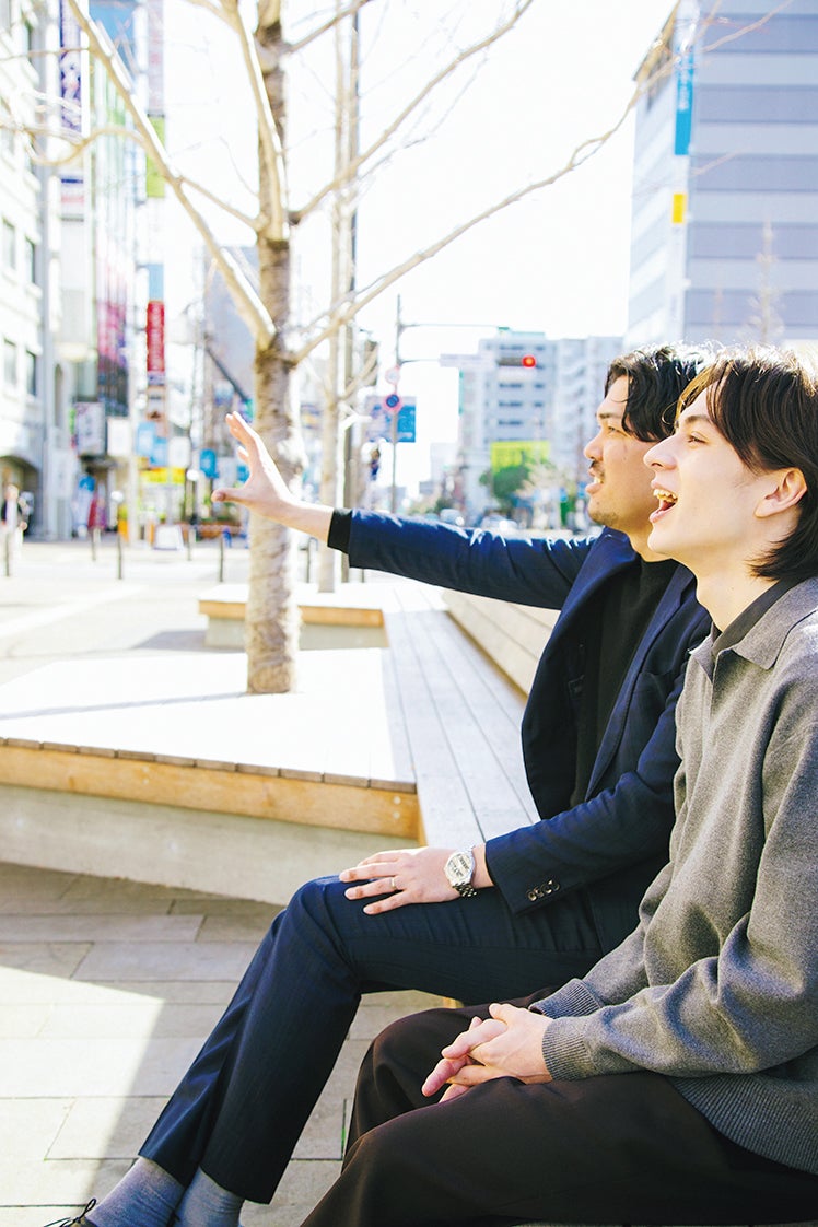 佐賀県庁の古賀大輝さんと佐賀の街を訪ねるメンズノンノモデルの松岡光