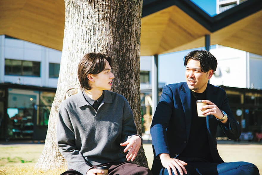 佐賀県庁の古賀大輝さんの職場を訪ねるメンズノンノモデルの松岡光５