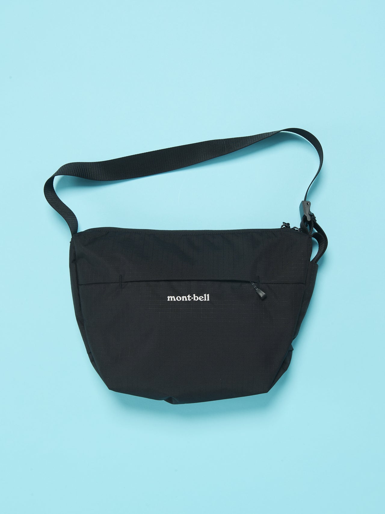 モンベルのベルニナショルダー S バッグ