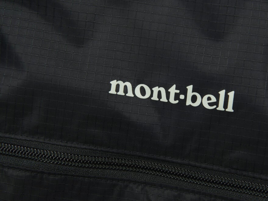 本当に6,000円!?「モンベル」の黒リュックを試着＆本音レビュー！ シンプルで使い勝手もいい軽バッグ。[mont-bell ポケッタブル ライトパック 15]