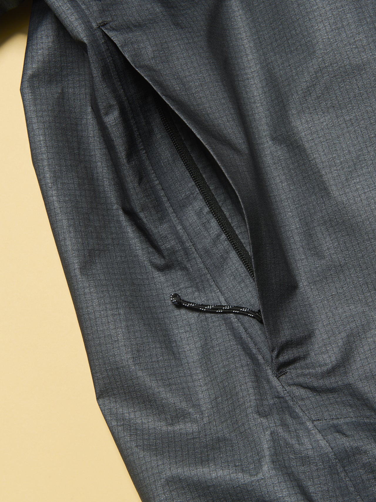 マムートのゴアテックスジャケット／メロン エンデュランス ハードシェル フーデッド ジャケット アジアンフィットのサイドポケット