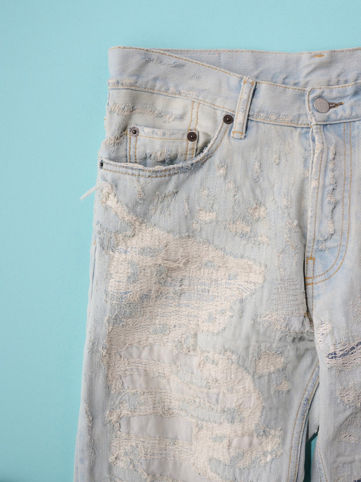 オシャレな人が買ってよかった「アクネ ストゥディオズ」のデニム／Mended Jeans 2010Mの素材加工