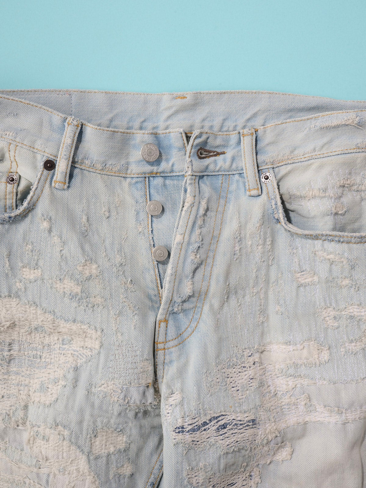 オシャレな人が買ってよかった「アクネ ストゥディオズ」のデニム／Mended Jeans 2010Mのボタンフライ
