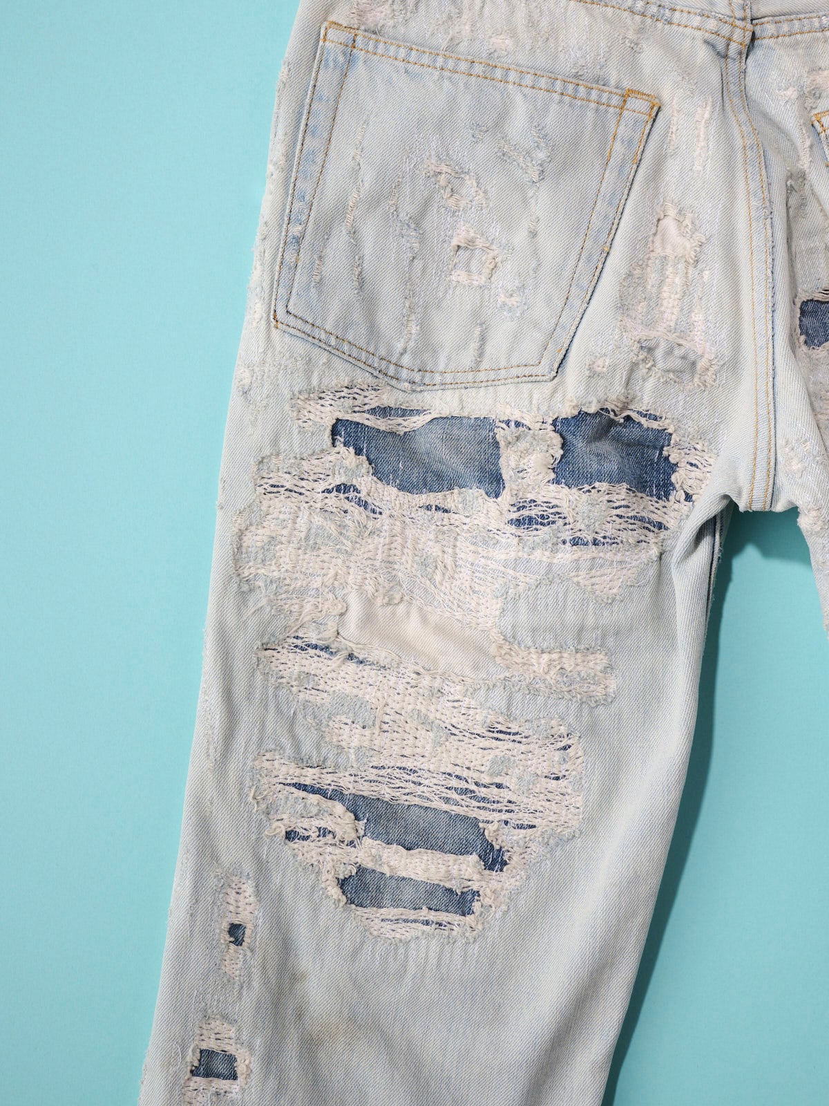 オシャレな人が買ってよかった「アクネ ストゥディオズ」のデニム／Mended Jeans 2010Mのバック