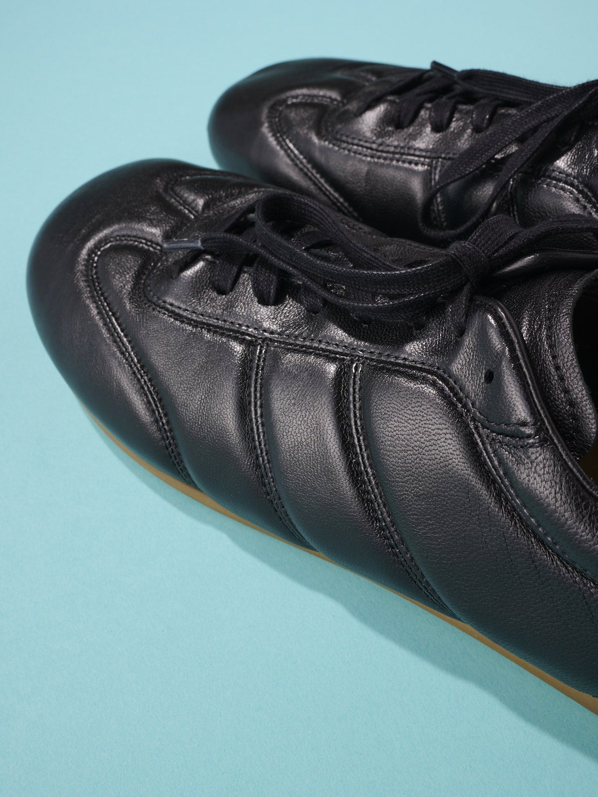 オシャレな人が買ってよかった「ルメール」のスニーカー／SOFT RUNNERのサイド