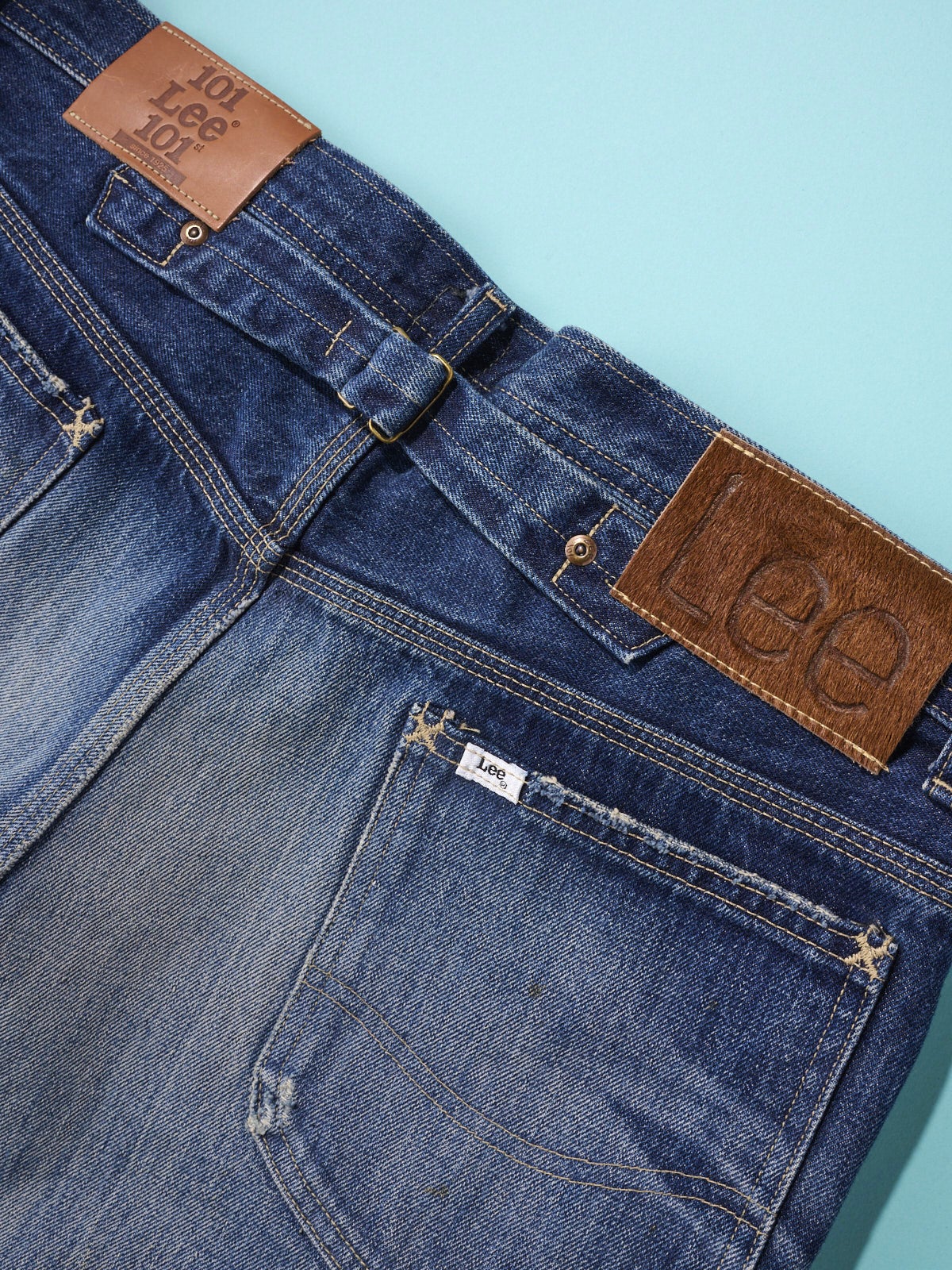 「リー(Lee)」のデニム/101 ANNIVERSARY COWBOY 101のレザーパッチ
