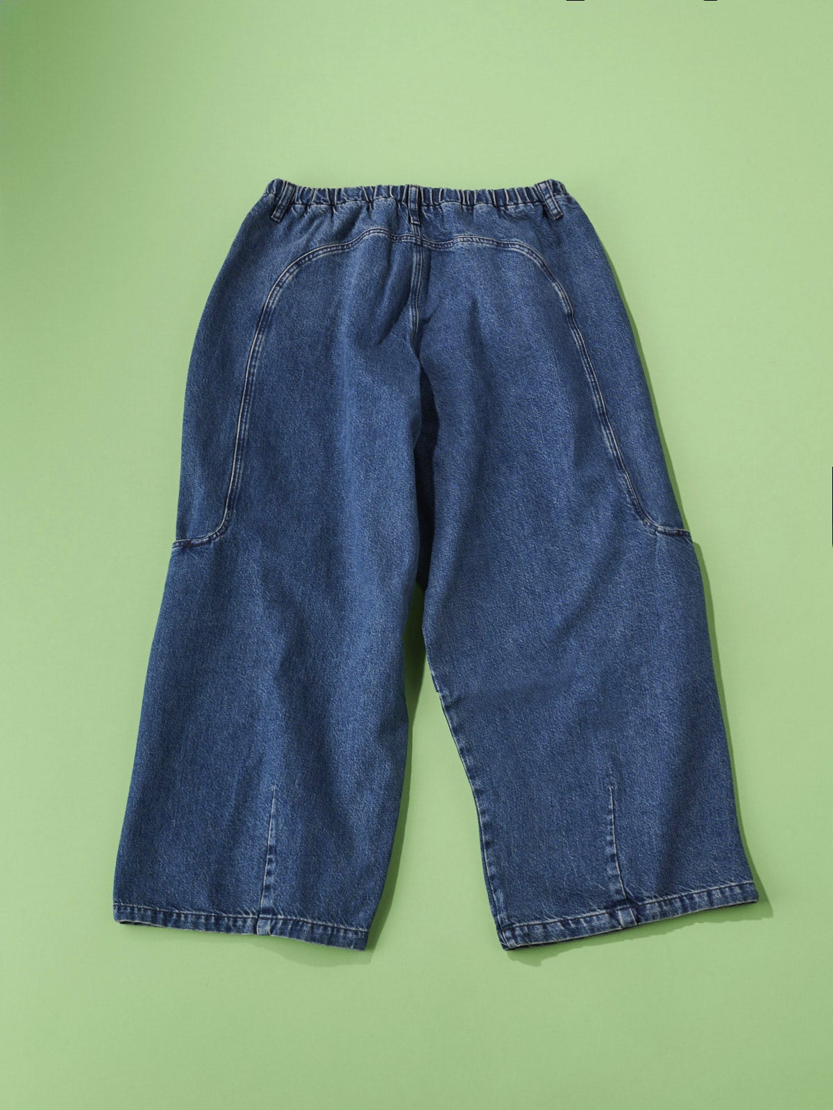 オシャレな人が買ってよかった「セブンス」 &times;「 ビームスT」のデニム／別注 デニムパンツのバックシルエット